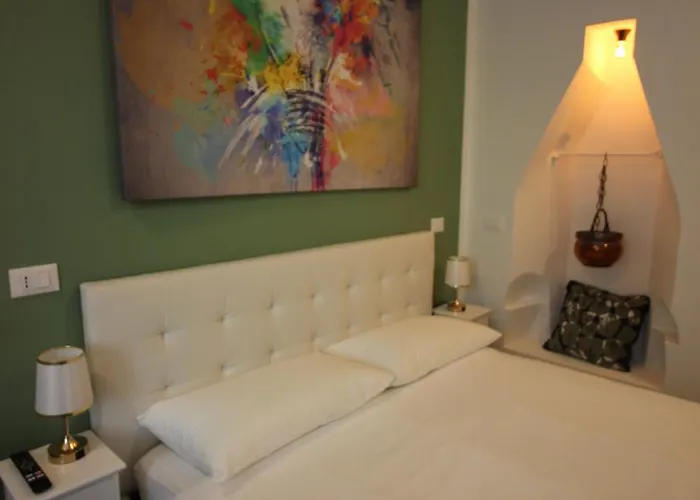 Veronica\'S House
